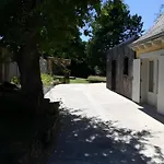 3 Etoiles - Sarlat, Piscine Дом отдыха *
